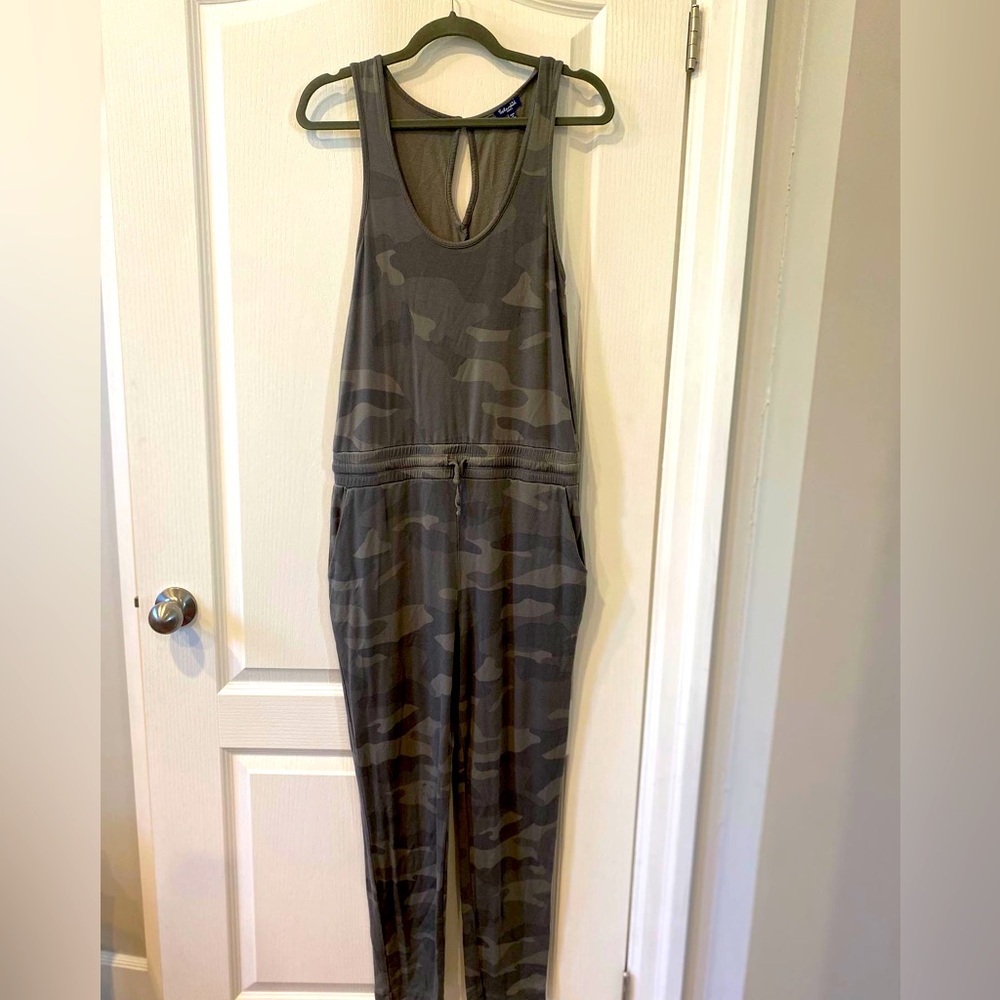 SPLENDID JUMPSUIT WITH POCKETS